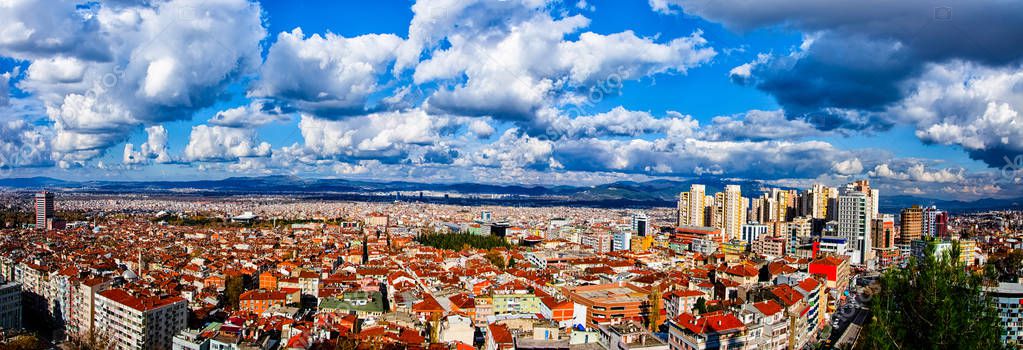 Bursa konut piyasasını gösteren şehir manzarası