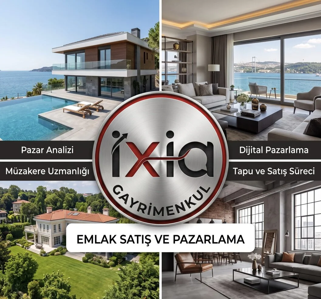 Gayrimenkul danışmanı müşterisine anahtar teslim ederken
